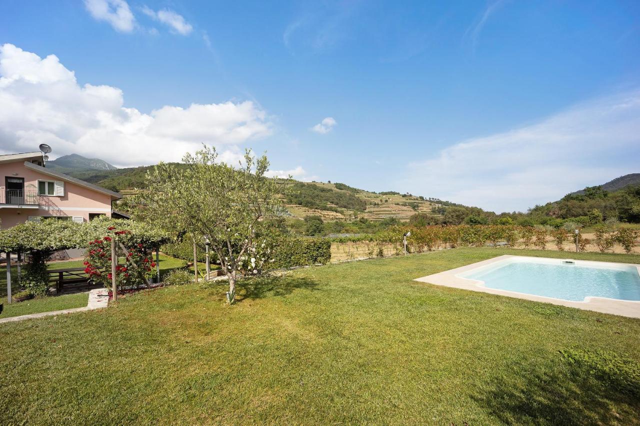 Casanova Lerrone Mansarda Albero Verde Con Piscina מראה חיצוני תמונה
