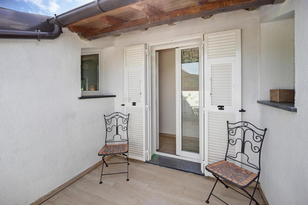 Casanova Lerrone Mansarda Albero Verde Con Piscina מראה חיצוני תמונה